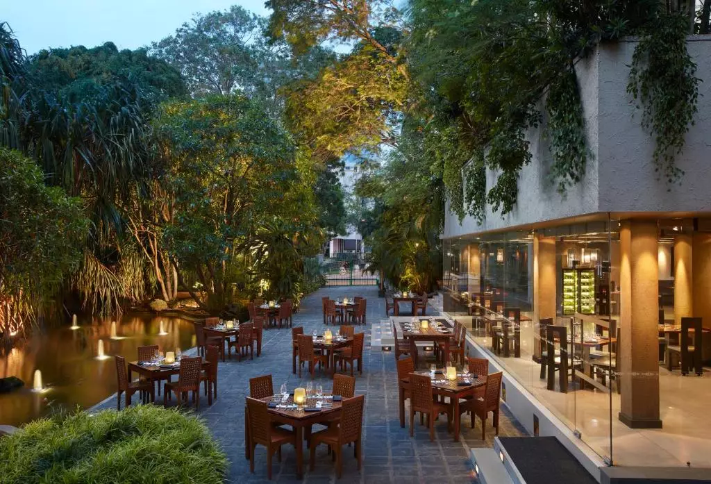 کافه هتل سینامون گرند کلمبو